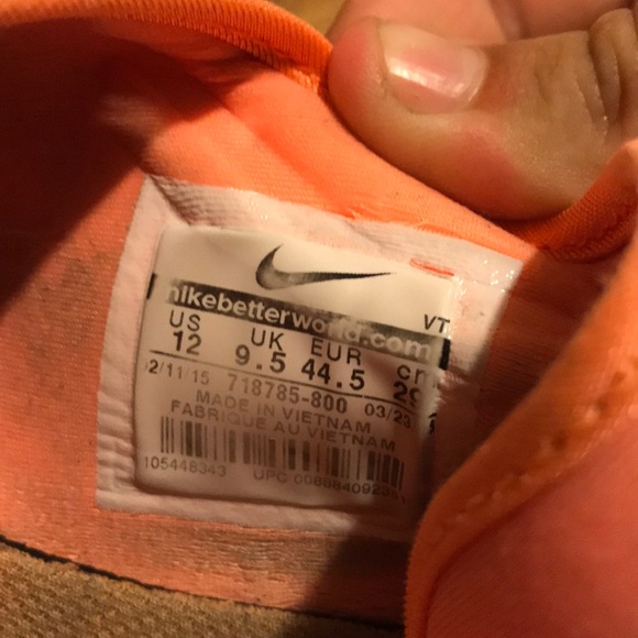 Woman’s Nike Shoes - Picture 3 of 3